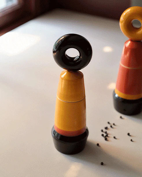 Salt and pepper mills