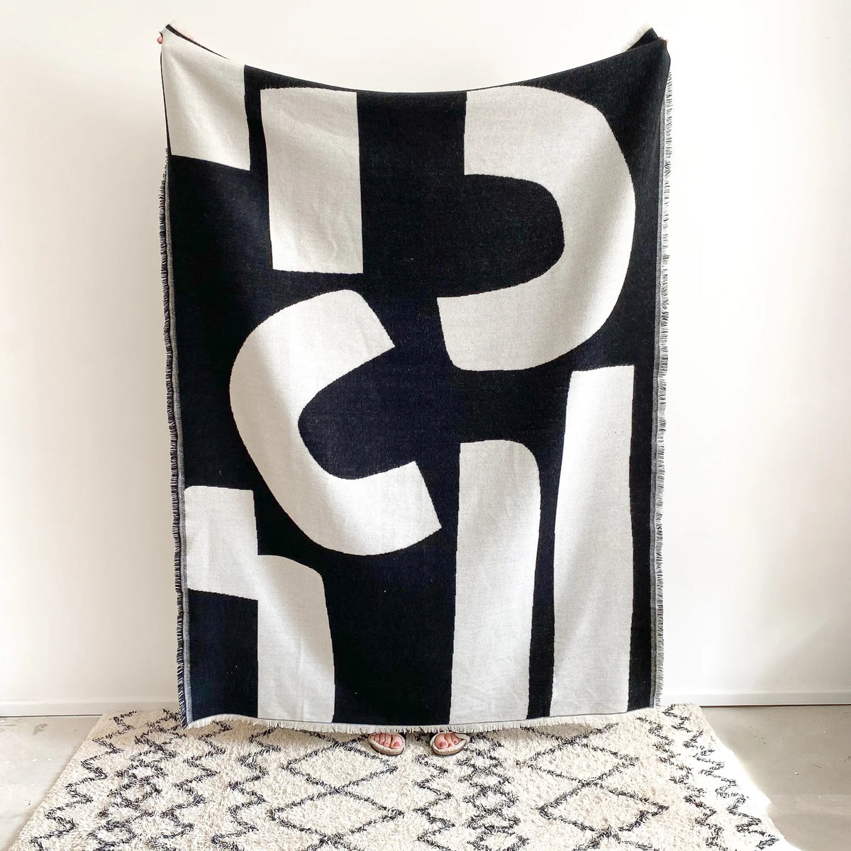 Ilo Merino Wool Blanket: Mono, (reversible) Sophie Home, 160cm x 130cm