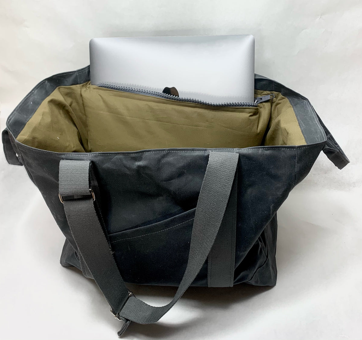 Filson grab n clearance go tote medium